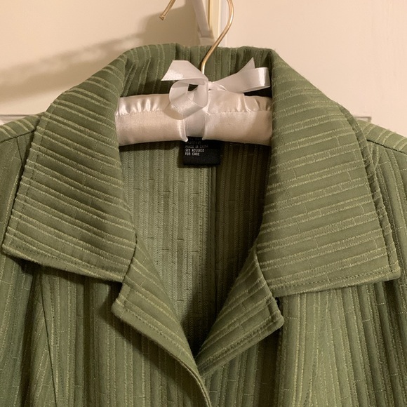 Versatile Fashion Jacket, Dressy or Casual, Unlined, Holiday Ready, Multi-Season - Picture 4 of 10